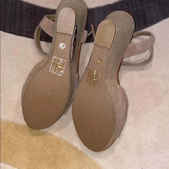 Women’s Dolce Vita Shoes - Picture 5 of 10